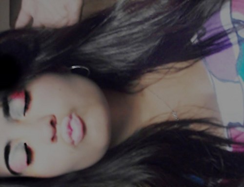 Oiii meeu nome é Jhenny  hehe tenhu 17 aninhus novinha neéh