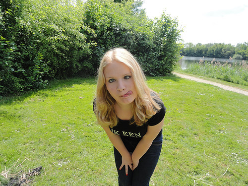 Robinn_Xx_'s profile picture. Ugh -.-