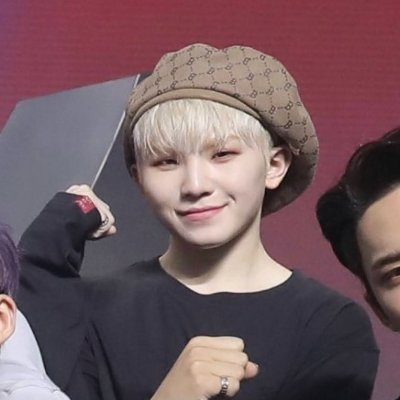 caratanyone1122's profile picture. 強火ウジペンです！
同担大歓迎😊💓
仲良く遊んでくれるお友達募集中です❤
無言のかたはごめんなさい🙅‍♀️
40↑😳関東(埼玉東京あたりに出没)
9周年を機に(私が9周年な訳ではない😂)例外なくすべてのFF様まっさらにしました🥺また仲良くしてくれるかたはよろしくです😘