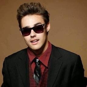 MyIdolsAreID's profile picture. Directioner, Hunter, Gleek, V-Lover, Tinista, Comellista, Mechista, Candelarista, Clarinatica, Dieguista, Jorgista, Ruggerista ✌