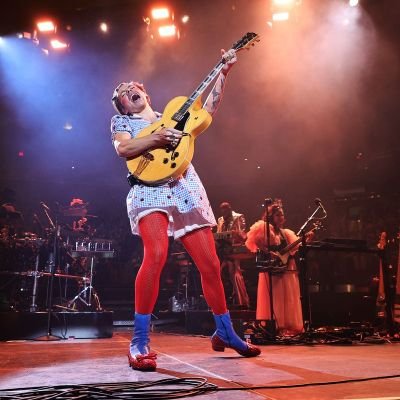 h4rryssunflower's profile picture. you flower, you feast