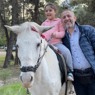 nsn79037716's profile picture. Her sabah uyandığında iki seçeneğin var ; ya tekrar uyur hayal görürsün ya da kalkar hayallerinin peşinden gidersin.