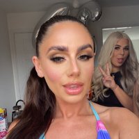 CB (@charliebinch) 's Twitter Profile