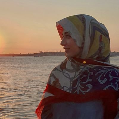 سخن مستانه میگویم ولی هوشیار میگردم✨