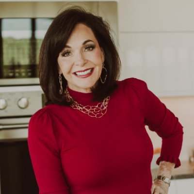 Broadcaster/journalist now health coach. Host of the Lisa Fischer Said and The Lisa and Larry Show podcast. Find out more at https://t.co/nlPSuv8Mgm.