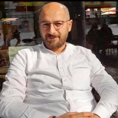 Sosyal Politika Uzmanı