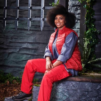 #ImACeleb 🏰 Paralympic 🥇 Athletics & Cycling 🌍 record holder 🎓 Physiotherapist 👩🏾🦱 Natural hair 💌 info@summussports.com #KeepKadSMyelin ❤️