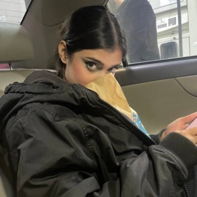 smnuknoww's profile picture. 