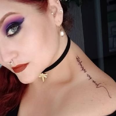 Amo el Café☕💋.. Makeup Artist💄
Amo los labios oscuros , pero combinar las sombras es algo fabuloso 😍
NO 🚫 DM ...SOLO MIS AMIGOS