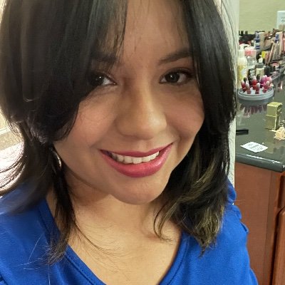 Victorialozad19's profile picture. 