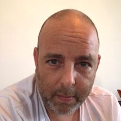 guymagid's profile picture. נולדתי בחדר גדול ואפור שאת קירותיו צבעתי באדם, כחול וצהוב.