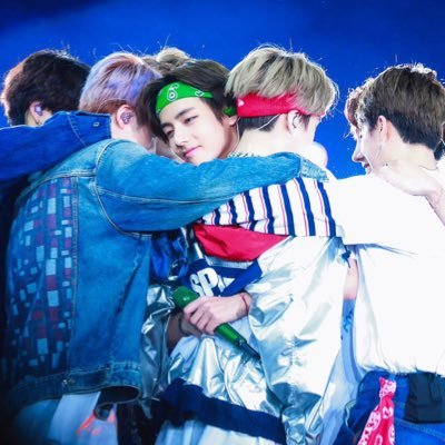 OnHereForBTS's profile picture. Hi I’m a 🇺🇸🇬🇧🏴󠁧󠁢󠁥󠁮󠁧󠁿BTS ARMY 💜Shine Dream Smile🤗✨💕💜Lead with love 💗 💜 Have a beautiful day! ☀️🌈🏳️‍🌈🏳️‍⚧️💐💜 Pronouns: Any work for now!