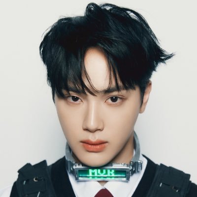 haksirens's profile picture. you don’t anyhow i got kyun photocard to 保佑我