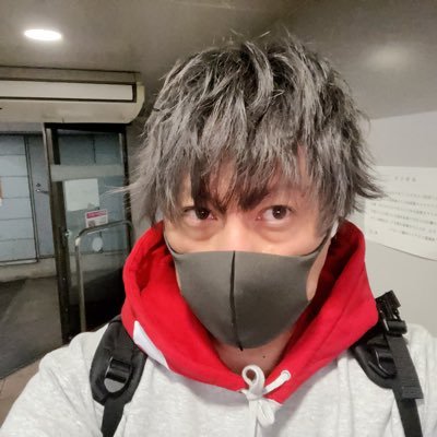 フリーランス歴20年、デザインスクール講師歴12年です。デザイナーとしてSNSをやった事無かったので、始めてみます。お気軽にフォロー下さい!こちらに紹介されてます。https://t.co/M1U60AwmBg
