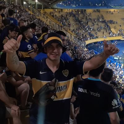 22 / Leandro Burgos #nodejesnuncadebrillaramigo/
Barrio Malvinas