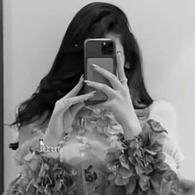 mnaralwrfaly's profile picture. 🖤