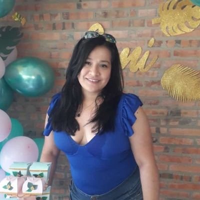 Hago lo que puedo.
Lo que no puedo lo intento y a veces me sale.