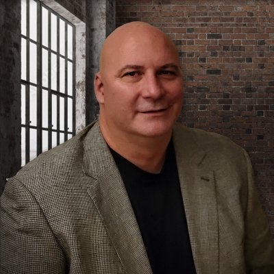 Health IT marketing guy. Passionate about family, vizslas, Jeeps, Airstreams, & Rush. Healthcare marketing director.