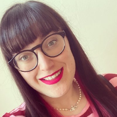 Liverpudlian gal, who loves make up, fashion, music, books and food! 🖤🖤🖤