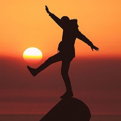 ECristian012's profile picture. Y que te importa.