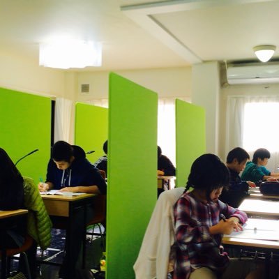 愛知県安城市にある【英語と数学に特化した】個別指導塾です。開校以来、40名が卒業。40名中37名が第一志望校合格。3名が第二志望校合格。第一志望校合格率は92.5%。志望校不合格者なし。