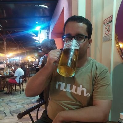 Desenvolvedor e gosto de tomar umas breja nas horas vagas.