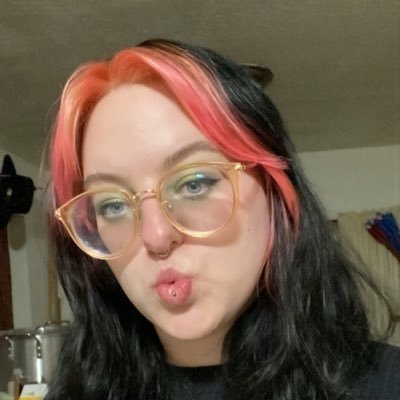 emilysmellily's profile picture. kind of a nerd about nature