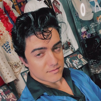 🕺🏽 Professional Elvis Tribute Artist 🎞️ 888K TikTok @ elvisroberts3 ⚠️ Beware of Scam Accs - This Is My Only Twitter.