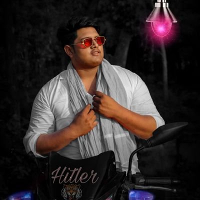 dracula4912's profile picture. Noting special