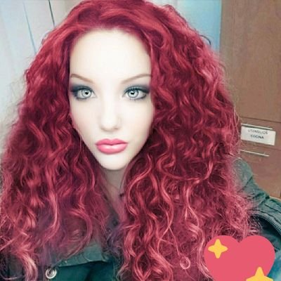 Soy una persona muy polifacética,empatíca, intuitiva,impulsiva,soy muy sociable pero guardando las distancias.