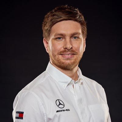 📹 @amgmotorsport Project Manager Virtual Motorsport #Esports | ⚽️ @DieRotenBullen | 📍 Leipzig | ☎️ @MercedesAMG | 📩 jan@teamfastlane.de