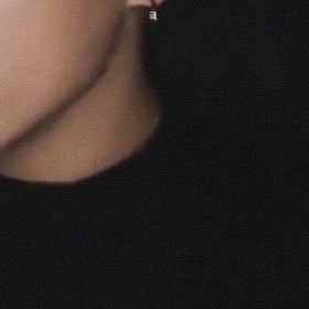 𝑫𝒆𝒆𝒑 𝒊𝒏𝒔𝒊𝒅𝒆 𝑰 𝒌𝒏𝒐𝒘 𝒆𝒗𝒆𝒓𝒚𝒐𝒏𝒆 𝒏𝒆𝒆𝒅𝒔 𝒔𝒐𝒎𝒆𝒐𝒏𝒆.