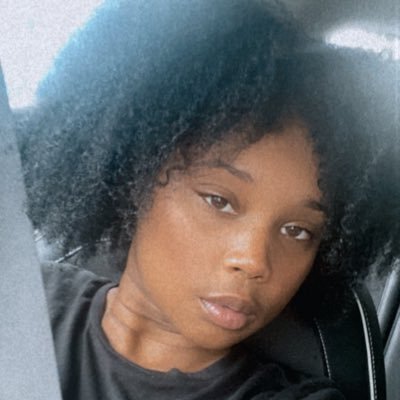 🌻🐘 Vibe Dealer ☯️❤️ ♂Divine Feminine Energy♀ ❤️💚💛. BSc 20’✨🎓 | MSc 21’ 📜💸| Rich aunT pending ⏳