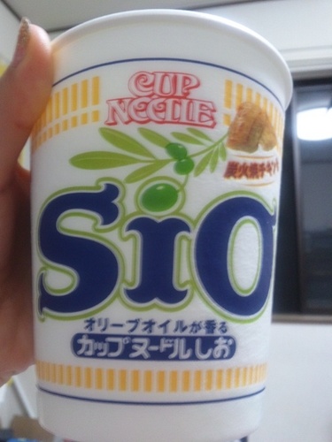 ラーメンのトッピングで好きなのは、半熟味付け煮たまごと、メンマです。シュークリームはしっとりより、さくさく系が好きです スポーツ観戦が好きです。特に格闘技、高校野球、中央競馬が好きです。