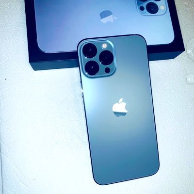 IphonePromax13M's profile picture. IPhone 📲 13 Photoshoot