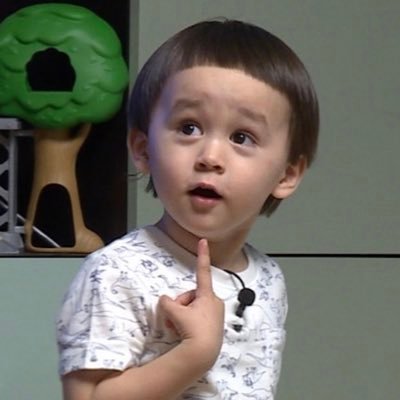 strawberry915_'s profile picture. 