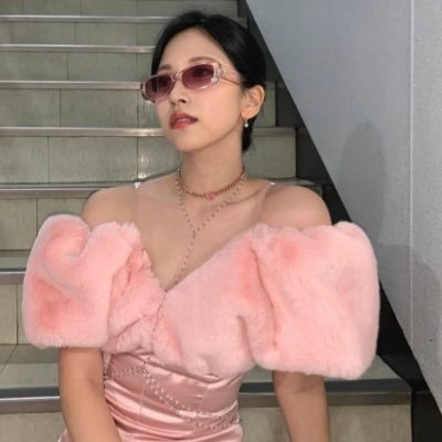 kookiui's profile picture. reporting live! from jungkook’s business