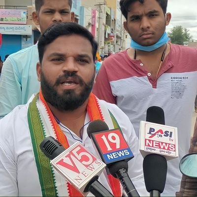 KatikaUddipSimh's profile picture. బతికి ఉన్నంతవరకు కాదు, ఊపిరి ఉన్నంతవరకు రఘువీరారెడ్డి గారికి వీరాభిమాని గానే ఉంటాను..