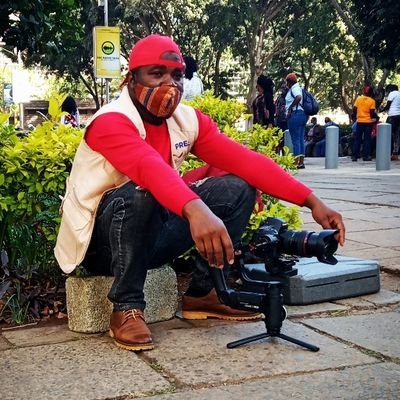 Stringer- @VOAAfrica. Broadcast Journalist. Videographer/ Photojournalist/ Shootedit.
Looking at life through th lens and telling it through pictures.