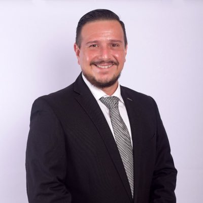 Padre de Familia, hijo, esposo, Profesor, Líder Sindical, subsecretario del Trabajo del Gobierno del Estado de Colima... pero sobre todo SU AMIGO!