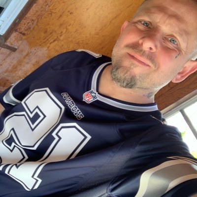 michael43126494's profile picture. living my life