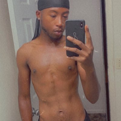 23 ♉️ | Gay | Snapchat: ayee_timms