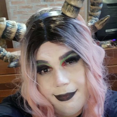 Drag Queen e crossdresser geek, ilustradora amante de ficção científica, arte e natureza. Spicy chegou pra apimentar o twitter :3 💙🌶🌈 

💘 @ataldanizinha