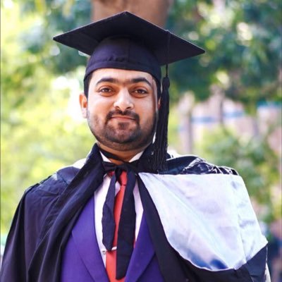 مسکراتا رہتا ہوں دنیا سے یہ کہتا ہوں مل جائیں گے مجھ کو خواب بھی