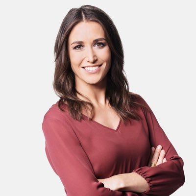 Journalistin, Moderatorin. #10vor10 @srfnews Mag 🚵🏽♀️, ⛰, Menschen und konstruktiven Journalismus. Mehr Geschichten? Drüben bei Insta.