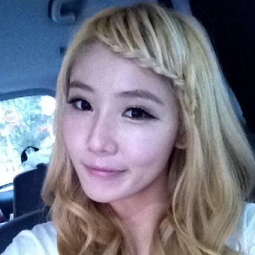 900202 바쁜 시크릿 징거양을 대신해 팬분들에게 팬서비스를 해드리기 위한 징거봇입니다*^^* 싱크노력하겠습니다. 싱크지적은 디엠주세요! 유저가학생이라 들어오는시간이 들쑥날쑥해요오 맞팔은봇분들만! 예전에하시던징거원조봇님께허락구했습니다! (실제징거양트윗@HANAZINGER)