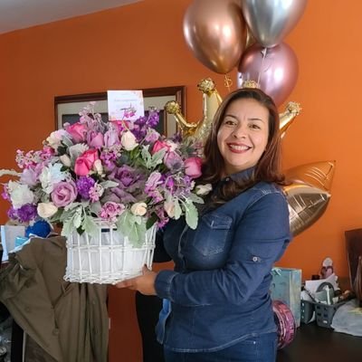 MaggieBuitrago's profile picture. Vida para vivir el cambio y disfrutarlo 🥳💝❤😉🌎 Geóloga Ph.D. Micropaleontóloga, Paleoceanógrafa, Paleoclimatóloga. ❤Nanofósiles Calcáreos💝🇨🇴🇨🇴🇨🇴