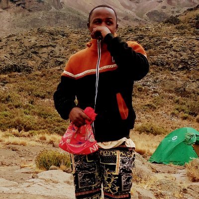 SimonMpolo's profile picture. Life is all about struggling.