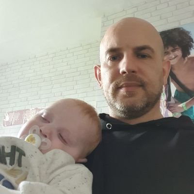 love gaming, hardstyle and fam and friends. all round funny guy with British banter