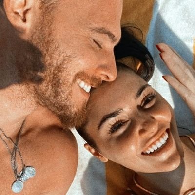 I LOVE HANDE AND KEREM SO MUCH!!♥️♥️♥️
girl from 🇲🇰 obsessed with sçk
 3 April 2021 - 5.084.918 tweets record💥